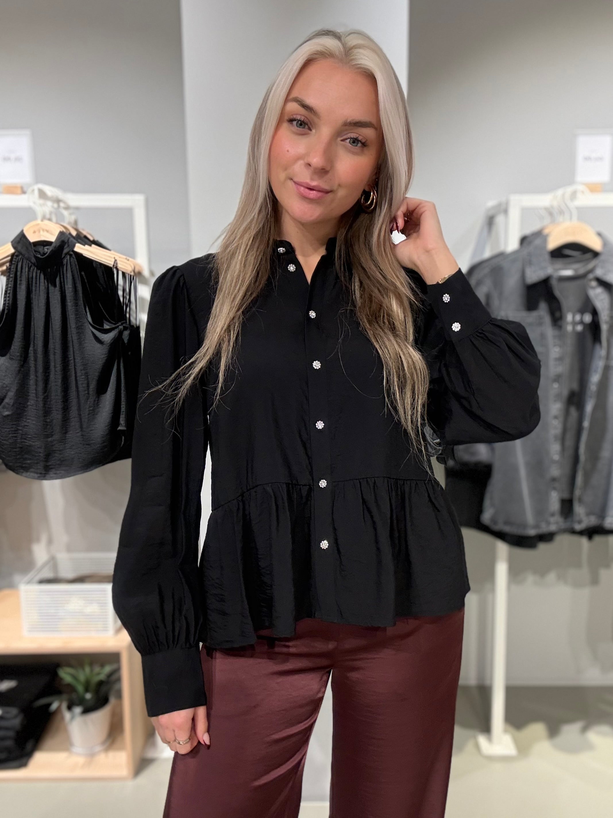 VILATRIA Shirt - Black